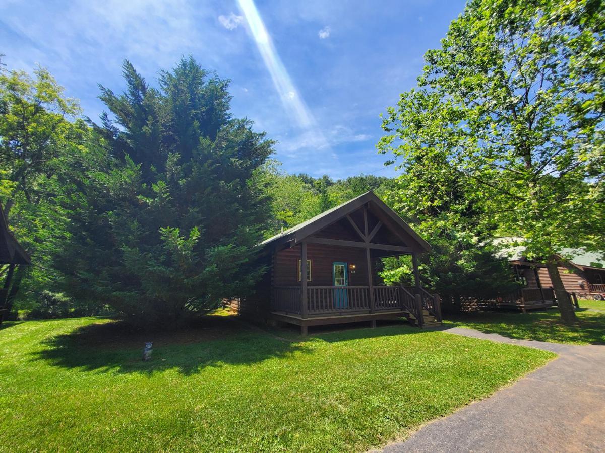 New River Trail Cabins Galax Exterior photo